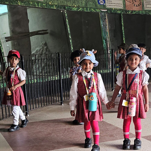 Traversing through the fauna! (Alipore Zoological Garden)