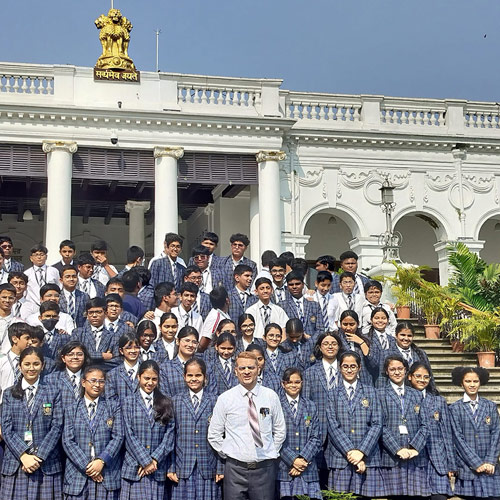 The Path to a World of Imagination (The National Library)