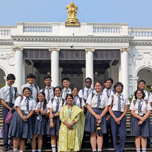 The Path to a World of Imagination (The National Library)